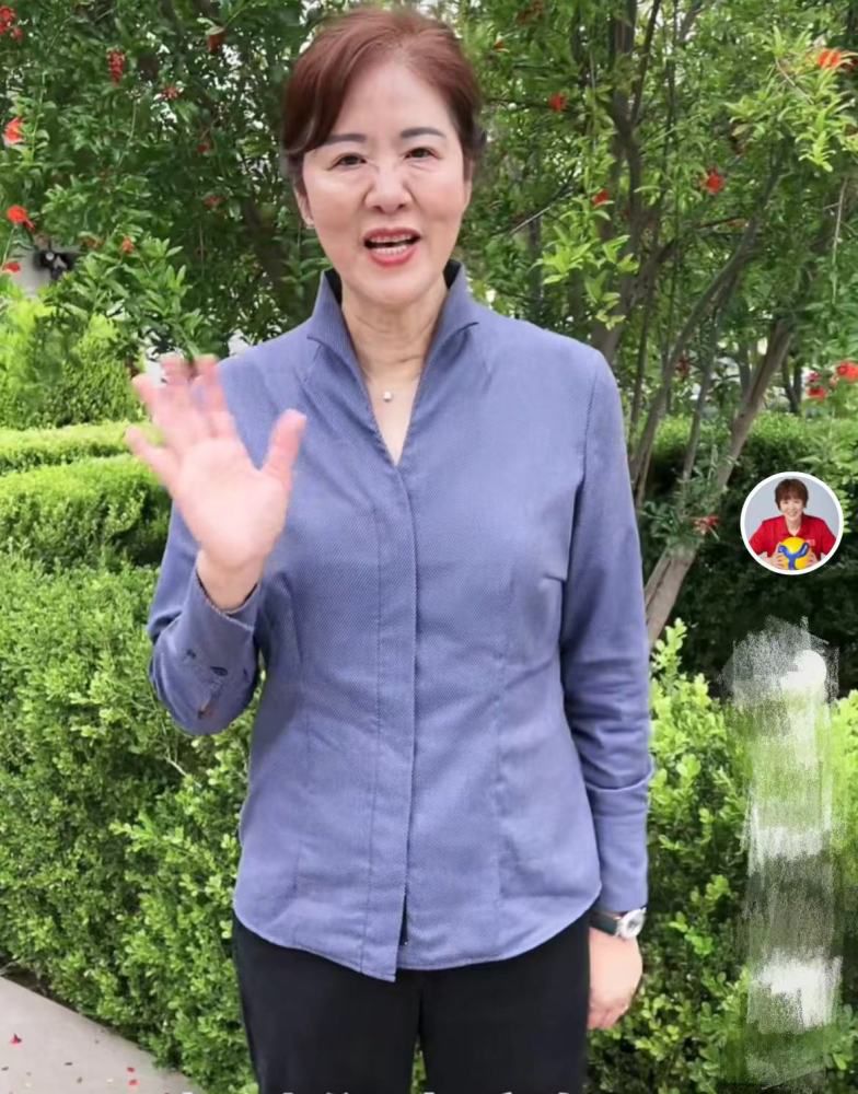 排名第二的则是米兰中后卫托莫里，他的传球次数为1058次。